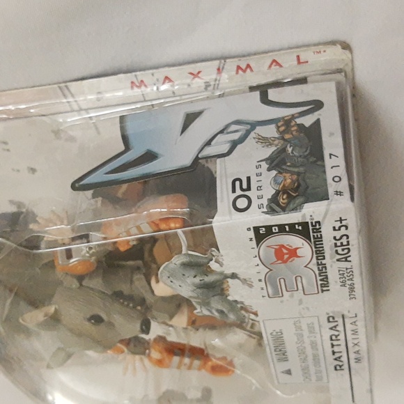 Transformers Generations Thrilling 30 Deluxe Class RATTRAP MAXIMAL 2014 SEALED - Picture 9 of 15